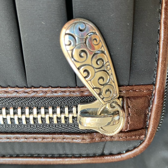 ♥️BRIGHTON BLACK CROSSBODY - Picture 9 of 13